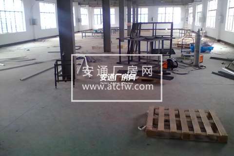 独栋工业厂房 一楼7米高带院子 可注册有货梯